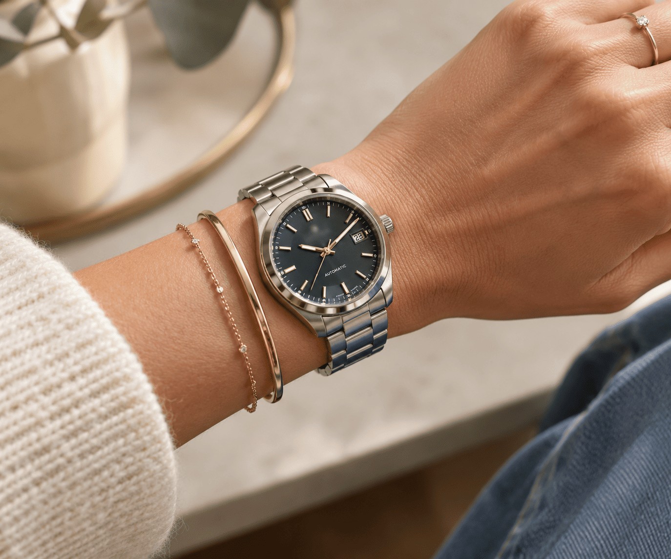 elegance quotidienne montre et bijoux dores