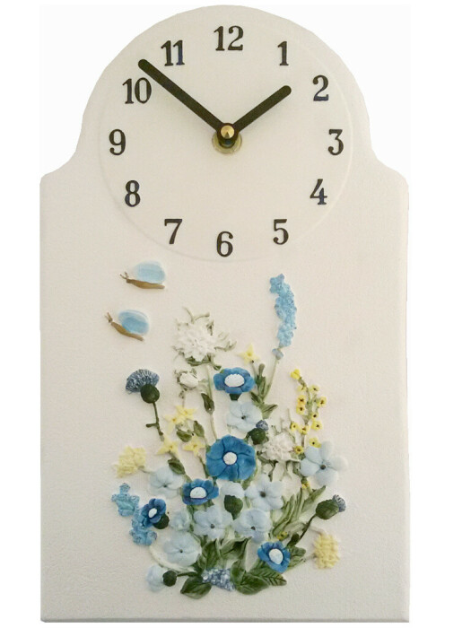 Pendule murale en c&eacute;ramique bouquet de fleurs bleues pour cuisine