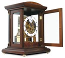 Pendule de table m&eacute;canique haut de gamme en bois chiffres romains porte ouverte face avant