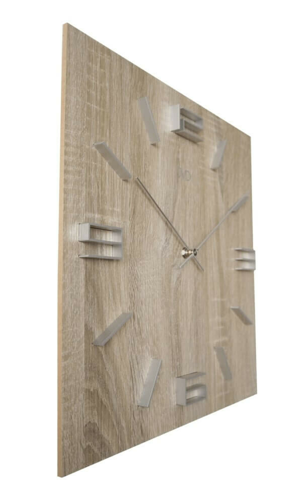 Pendule murale carr&eacute;e en bois chiffres en relief 40 cm biais