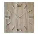 Pendule murale carr&eacute;e en bois chiffres en relief 40 cm chene clair