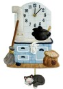 Pendule murale bleue pour cuisine cuisini&egrave;re traditionnelle