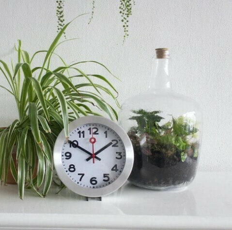 Pendule murale silencieuse en aluminium trotteuse rouge