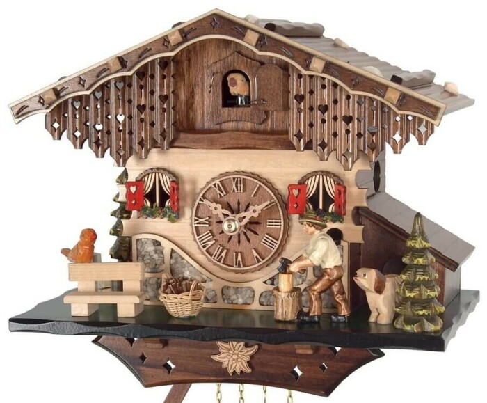 Horloge coucou mécanique chalet en bois 1 jour bûcheron et petit chien gros plan
