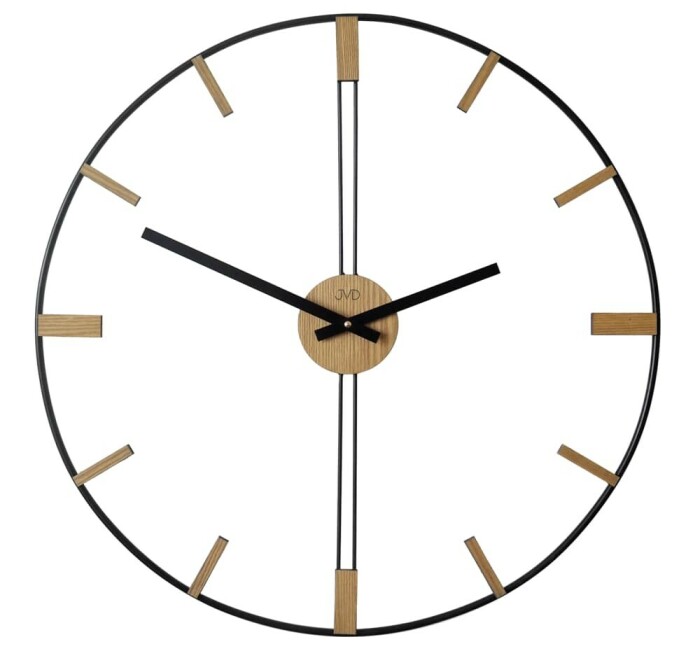 Horloge murale en bois cadran ajouré index en bois