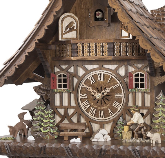 Horloge coucou m&eacute;canique traditionnel 8 jours chalet color&eacute; sculpt&eacute; b&ucirc;cheron 44 cm_zoom chalet