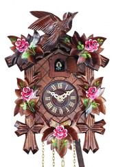 Horloge coucou à piles fleurs roses gros plan