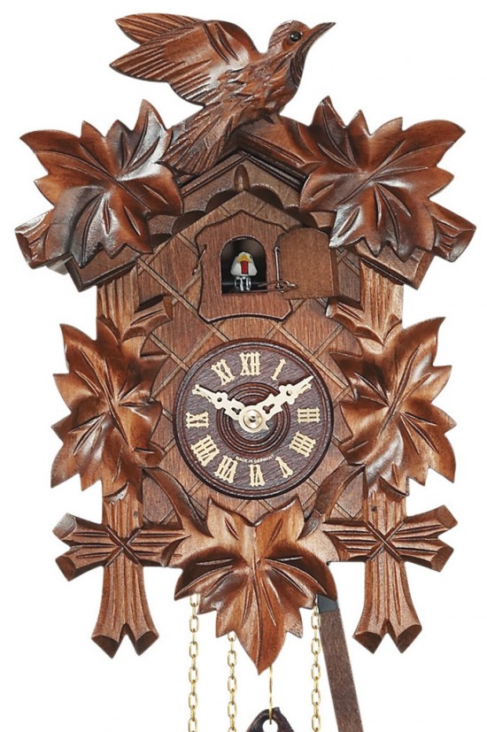 Horloge coucou &agrave; piles en bois feuilles 22 cm gros plan