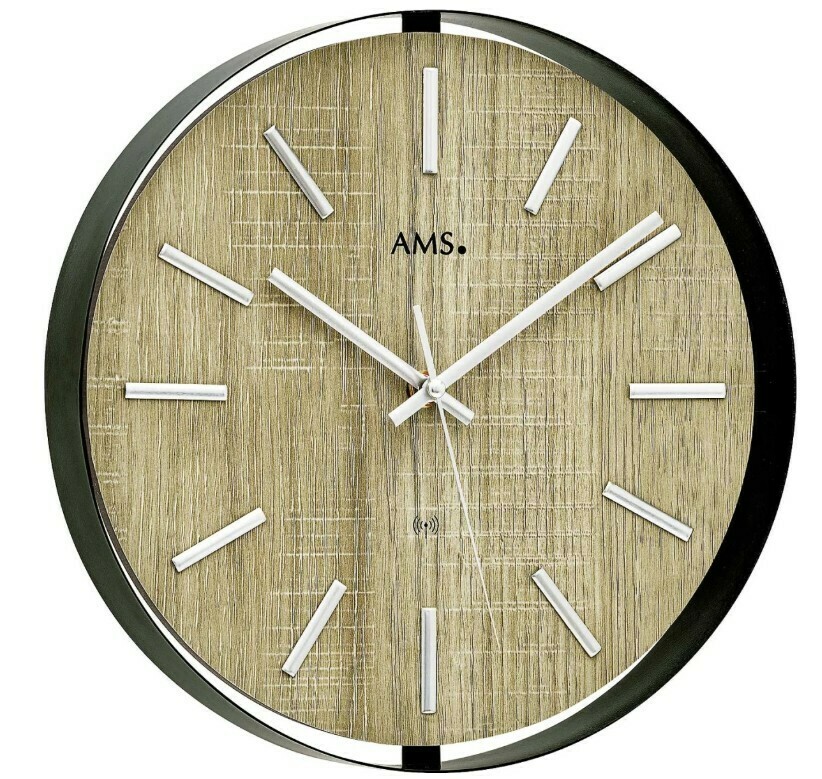 Horloge murale en m&eacute;tal cadran bois