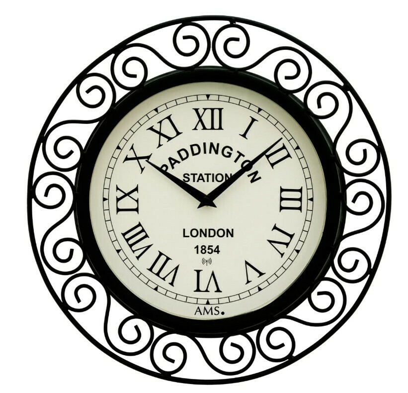 Horloge murale radio pilot&eacute;e ronde en m&eacute;tal noir