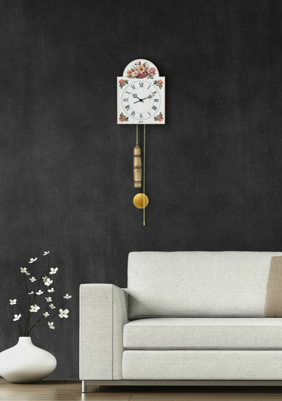 Horloge en bois m&eacute;canique moderne 1 poids Hermle blanc en situation