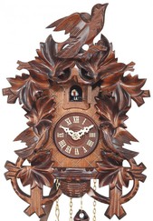 Coucou horloge traditionnel thème oiseau gros plan