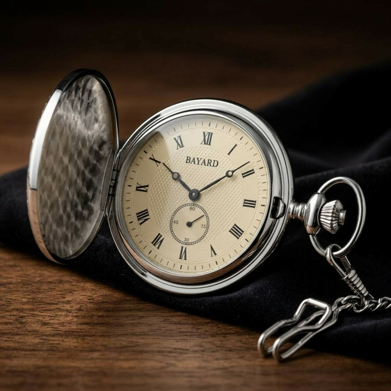 Montre &agrave; quartz de poche argent&eacute;e Bayard_details