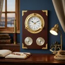 Pendule murale en bois et laiton hygrom&egrave;tre et thermom&egrave;tre_lifestyle