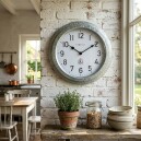Pendule murale d'ext&eacute;rieur grise_lifestyle