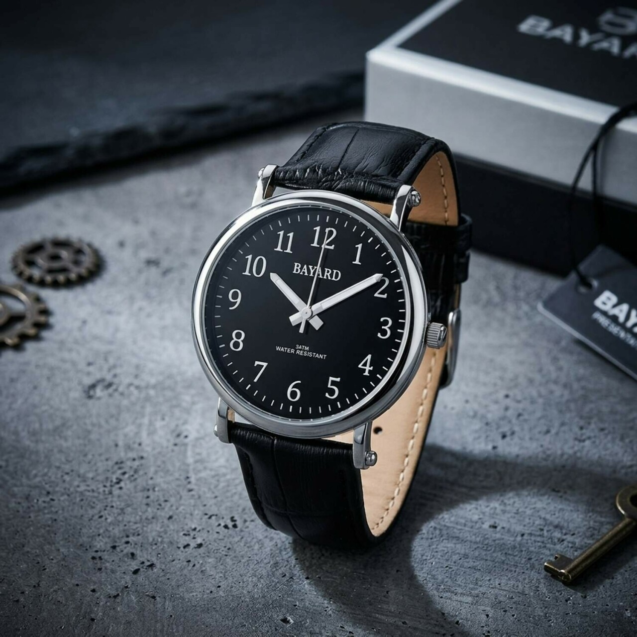 Montre &agrave; quartz noire pour homme boitier argent&eacute; bracelet en peau_details