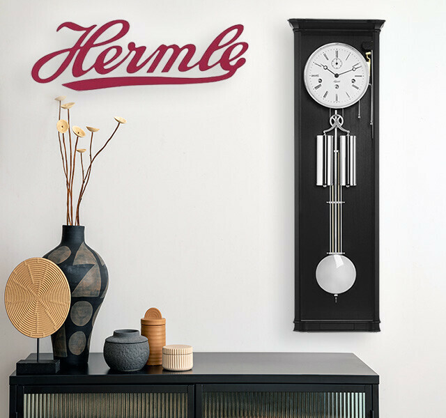 Carillon Westminster Hermle en bois noir petit seconde situation