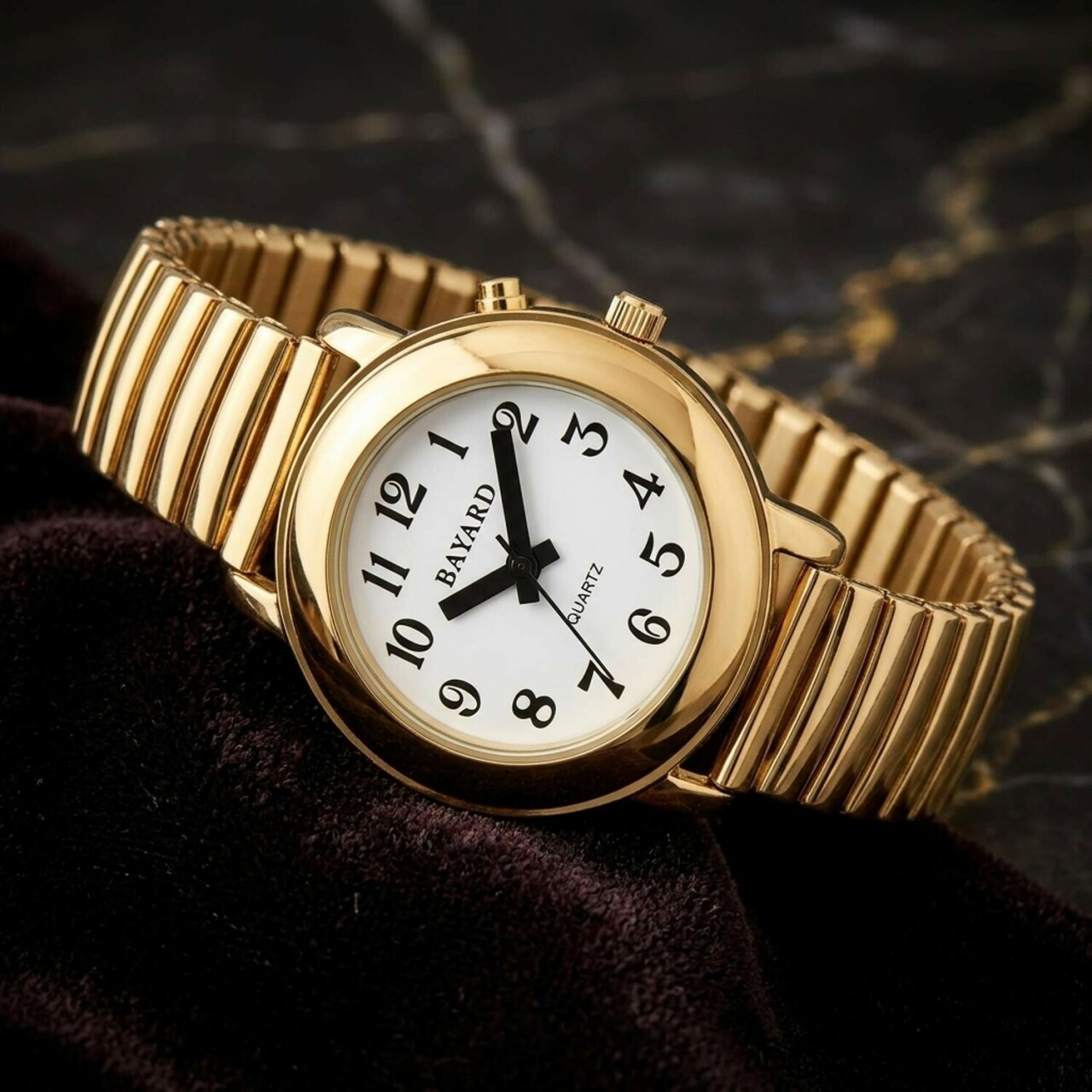 Montre parlante en m&eacute;tal dor&eacute; petit mod&egrave;le_details