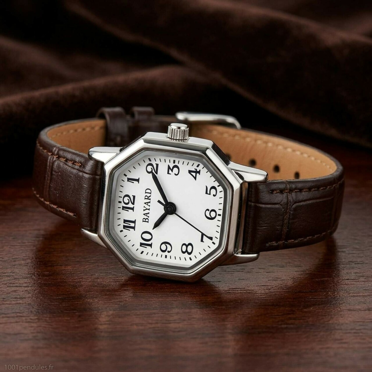 Montre pour dame boitier acier octogonale bracelet marron fa&ccedil;on cuir Bayard_details