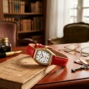 Montre tonneau rouge pour femme avec date_lifestyle