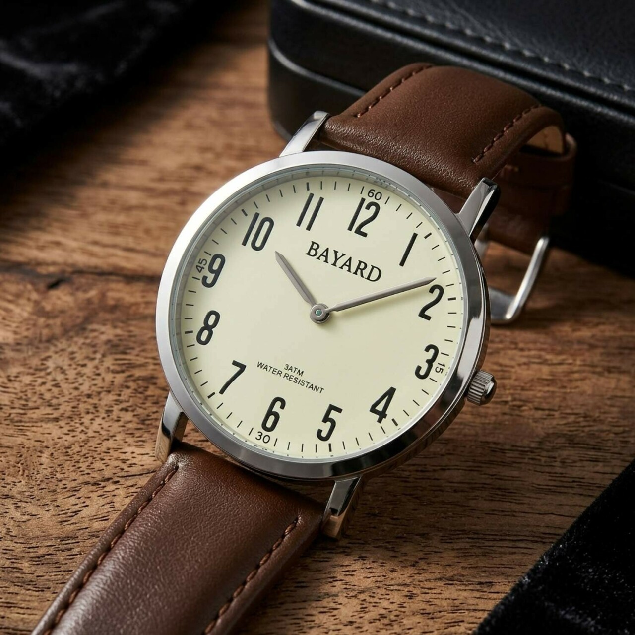 Montre lumineuse ronde pour homme bracelet cuir marron_details