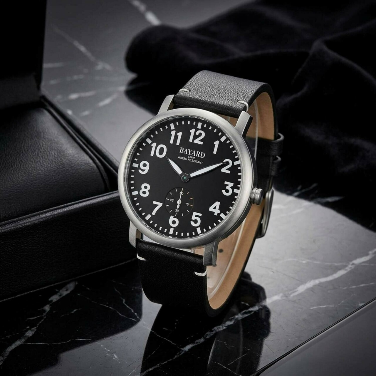 Montre &agrave; quartz pour homme cadran noir bracelet fa&ccedil;on cuir noir_details