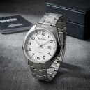 Montre Bayard ronde argent&eacute;e bracelet boucle d&eacute;ployante avec date chiffres pleins noirs_details