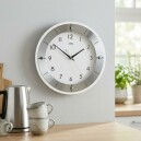 Pendule murale moderne grise en verre_lifestyle