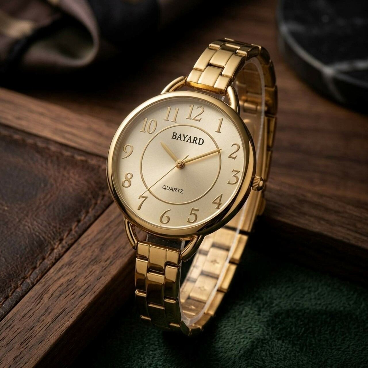 Montre Bayard dor&eacute;e large pour femme_details