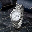 Montre pour homme cadran blanc avec date boitier argent&eacute; lunette cannel&eacute;e_details