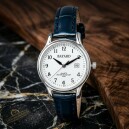 Montre pour femme boitier argent&eacute; bracelet noir avec date_details
