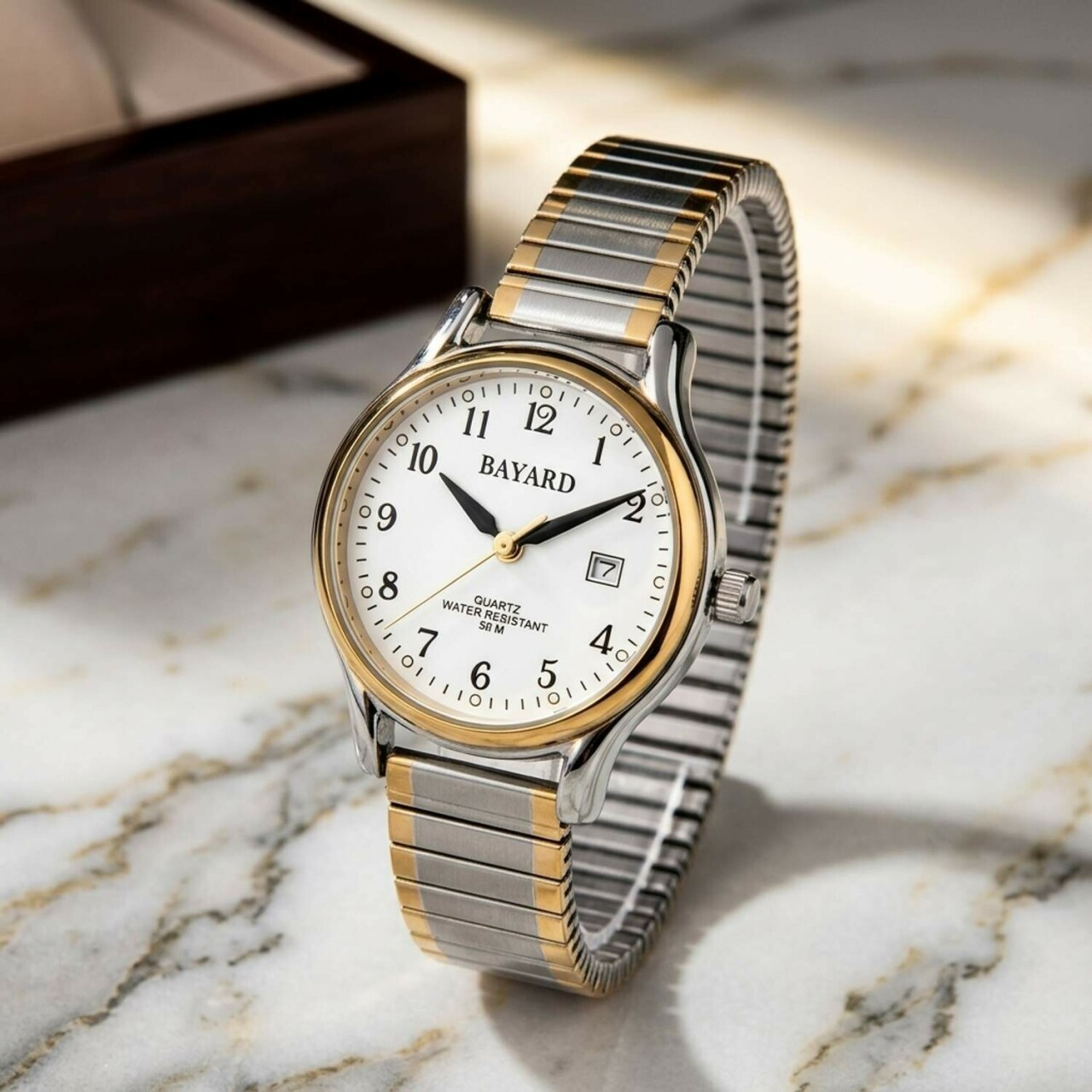 Montre pour femme boitier argent&eacute; bracelet extensible bicolore avec date_details