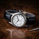 Montre pour femme boitier ovale bracelet noir avec date_details