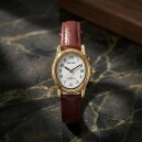 Montre pour femme boitier ovale bracelet marron avec date_details