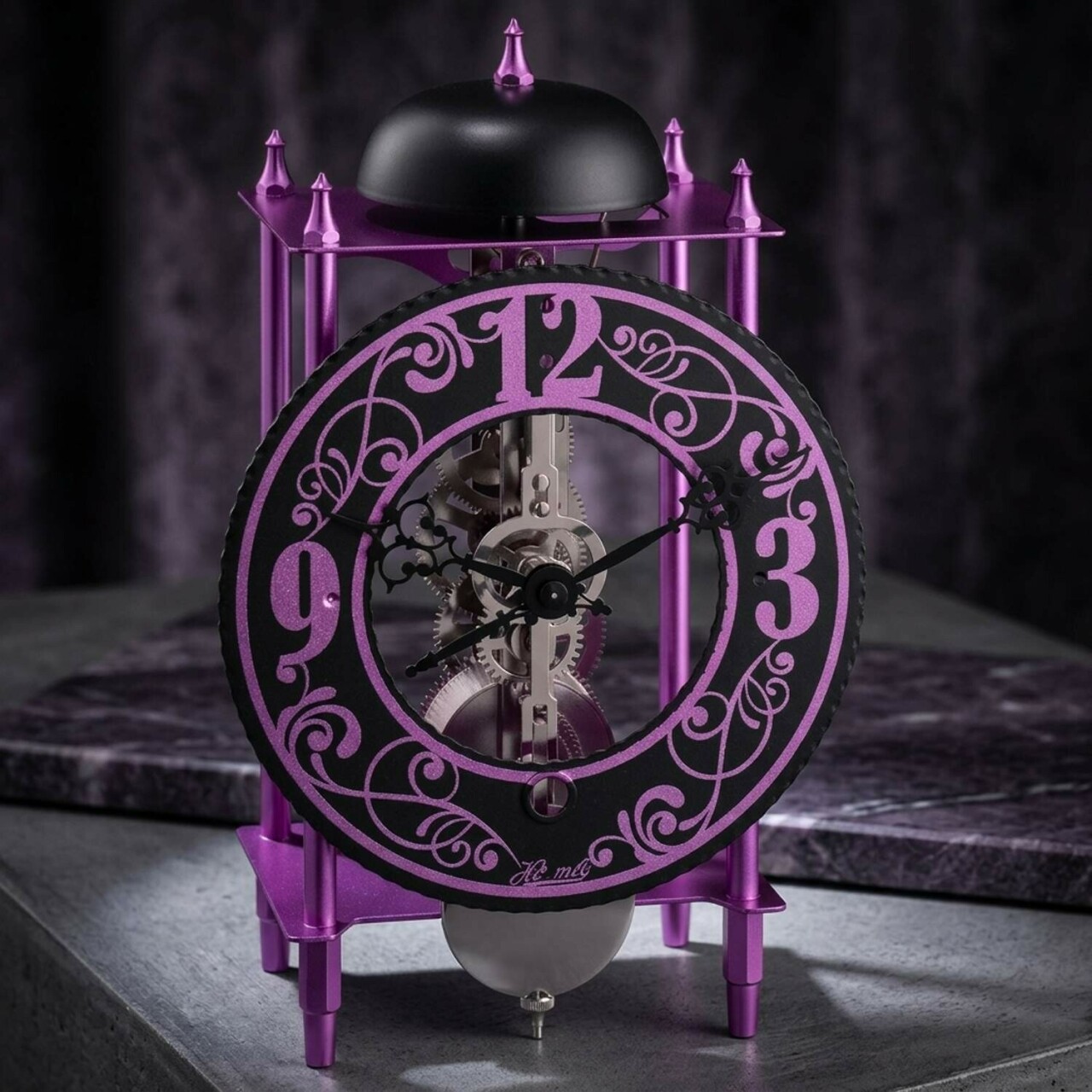 Pendule squelette Hermle avec cloche violet_details