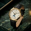 Montre femme Bayard ronde dor&eacute;e affichage de la Lune et du Soleil_marron details
