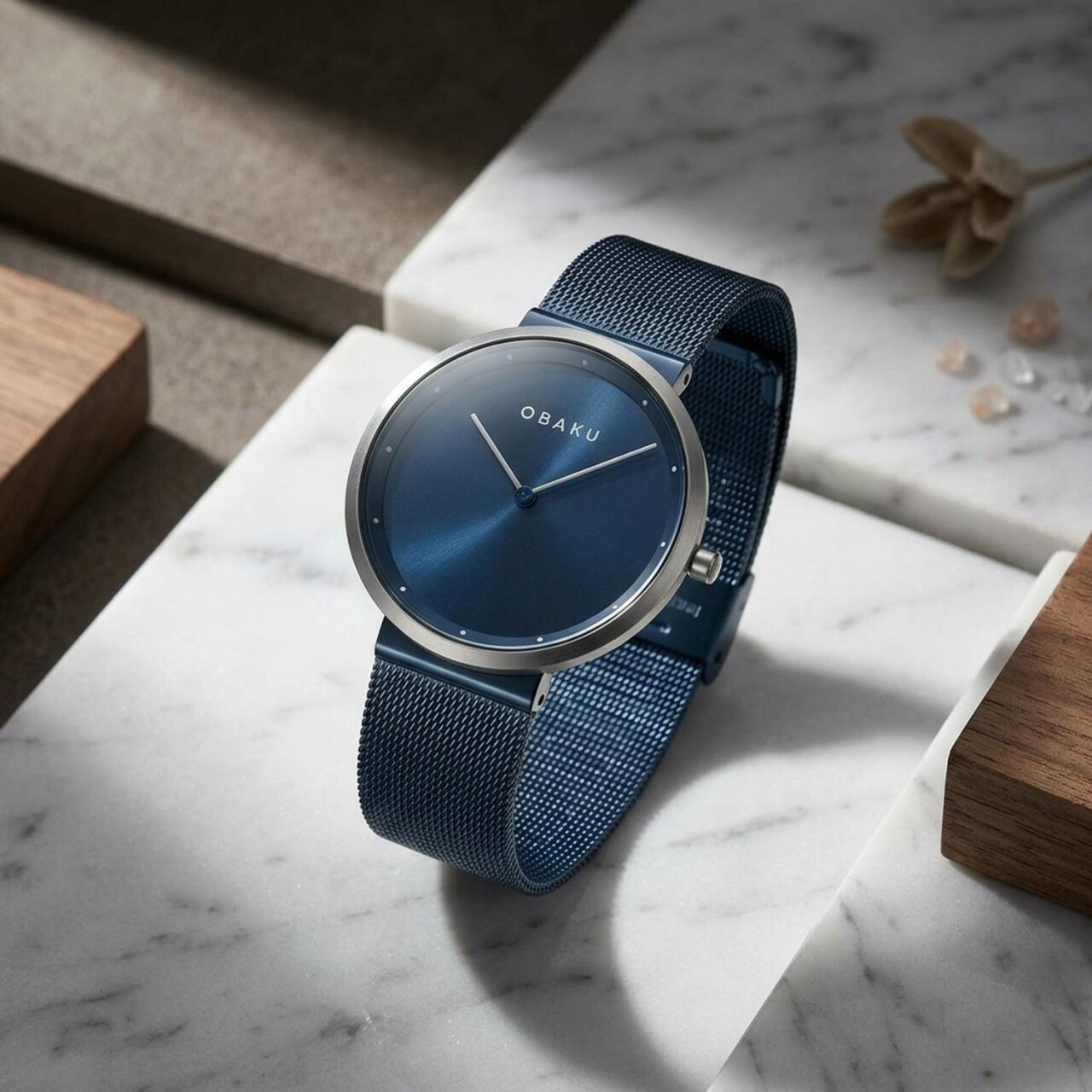 Montre OBAKU Papir lille ronde en acier bleu cadran bleu
