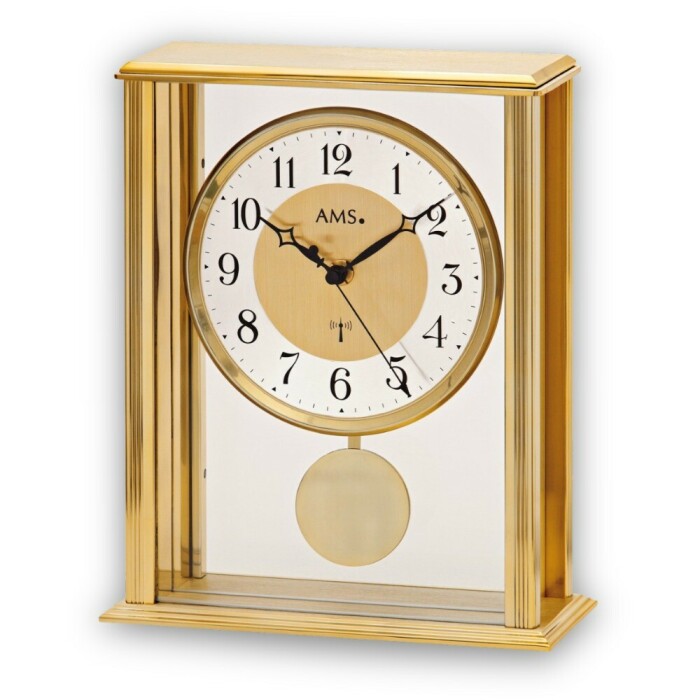 Pendulette de style radio pilot&eacute;e dor&eacute;e