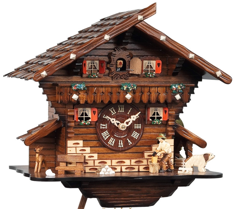 Horloge coucou m&eacute;canique traditionnel chalet 8 jours gros plan