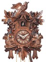 Horloge coucou m&eacute;canique traditionnel 1 jour &eacute;cureuil gros plan