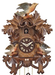 Horloge coucou mécanique traditionnel 1 jour oiseaux gros plan