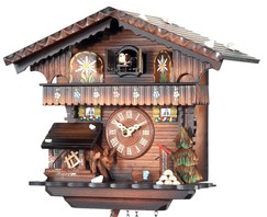 Horloge coucou à piles chalet "scène de forêt" 26 cm gros plan