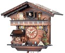 Horloge coucou &agrave; piles chalet &quot;sc&egrave;ne de for&ecirc;t&quot; 26 cm gros plan
