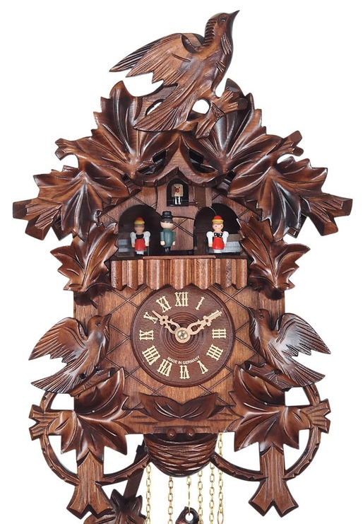 Horloge coucou musical &agrave; piles danseurs gros plan