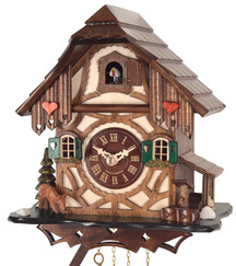 Horloge coucou traditionnel 1 jour chalet petits coeurs gros plan