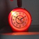 R&eacute;veil orange &agrave; quartz silencieux pour enfant_lumiere
