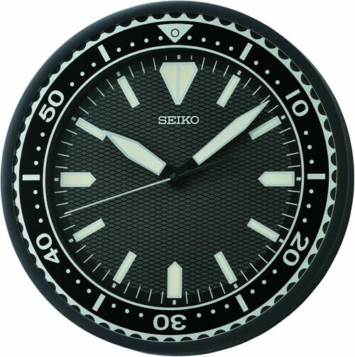 Pendule murale noire Seiko style cadran de montre