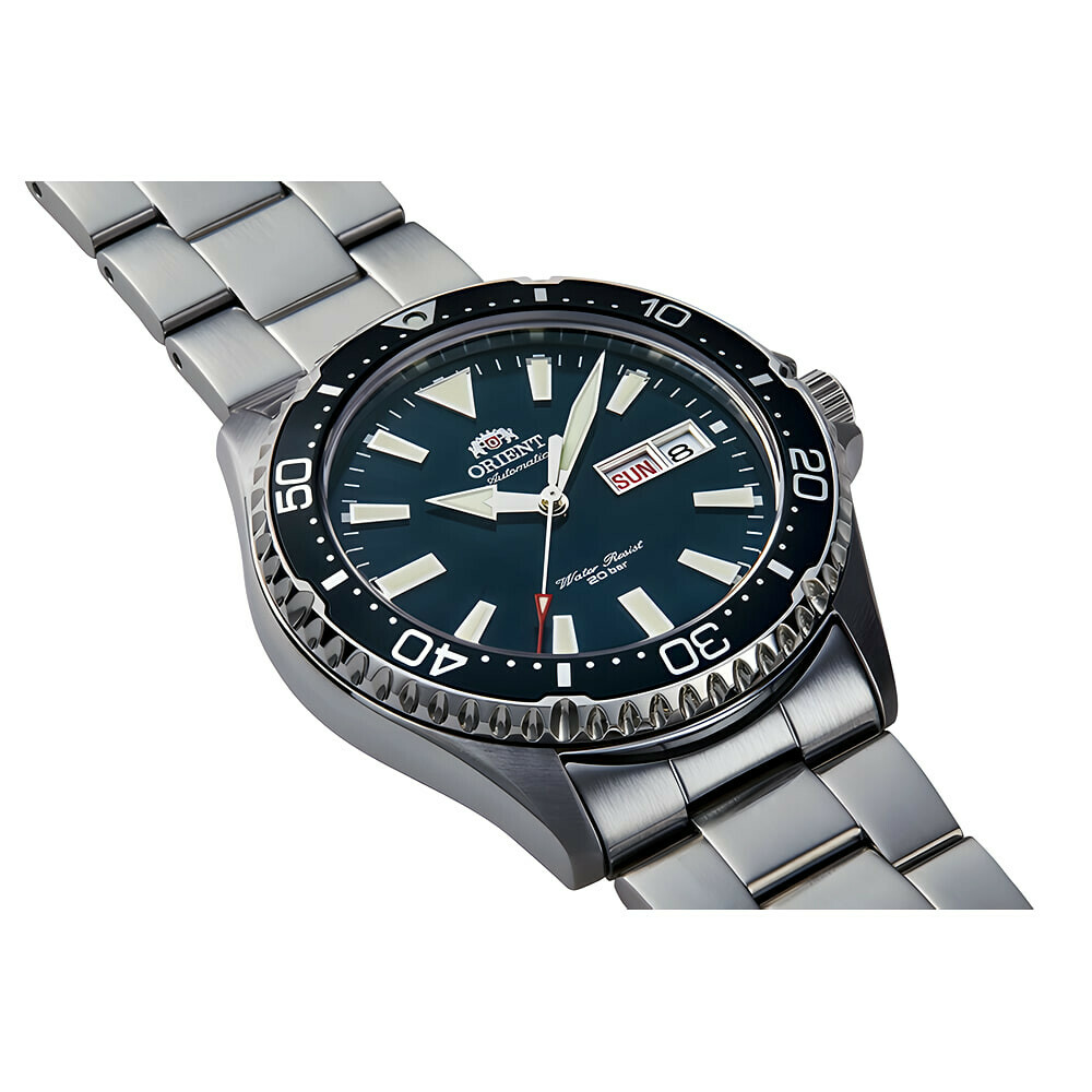 Montre de plong&eacute;e Orient Mako III cadran vert homme RA-AA0004E pos&eacute;e