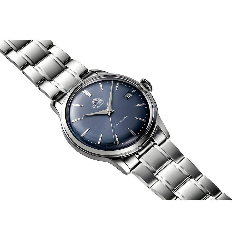 Montre automatique Orient Bambino cadran bleu gris RA-AC0M10L pos&eacute;e
