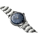 Montre automatique Orient Bambino cadran bleu gris RA-AC0M10L pos&eacute;e